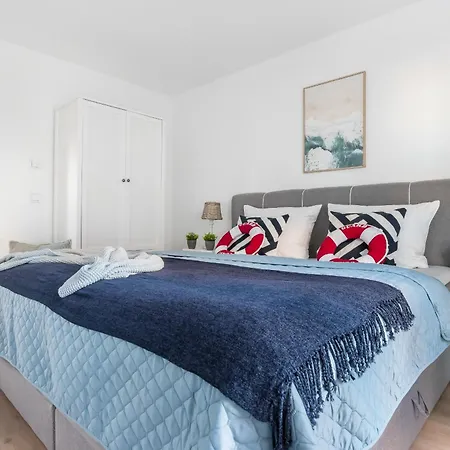 New Port Lounge - Eg, Hafenblick, Terrasse