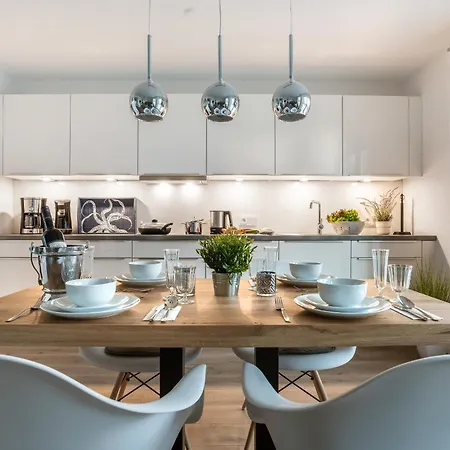 New Port Lounge - Eg, Hafenblick, Terrasse